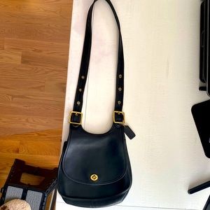 Authentic Coach Vintage Crescent Hippie #M1D-9988 Black Leather Crossbody Bag